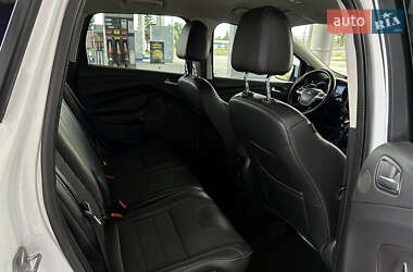 Позашляховик / Кросовер Ford Kuga 2014 в 