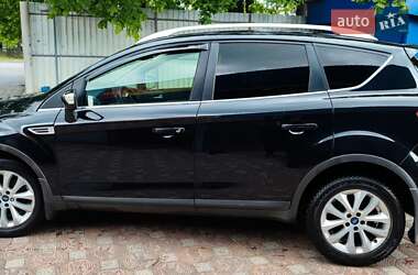 Позашляховик / Кросовер Ford Kuga 2012 в 