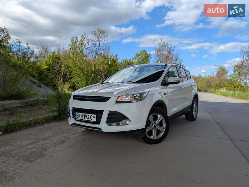 Внедорожник / Кроссовер Ford Kuga 2013 в 