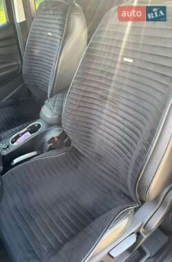 Внедорожник / Кроссовер Ford Kuga 2013 в 
