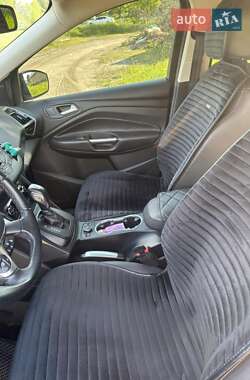 Внедорожник / Кроссовер Ford Kuga 2013 в 