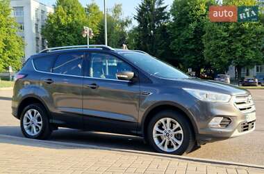 Внедорожник / Кроссовер Ford Kuga 2017 в 