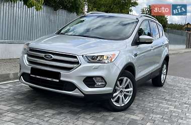 Внедорожник / Кроссовер Ford Kuga 2016 в 