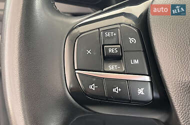 Позашляховик / Кросовер Ford Kuga 2021 в 