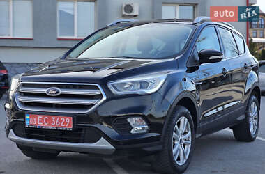 Позашляховик / Кросовер Ford Kuga 2019 в Тернополі