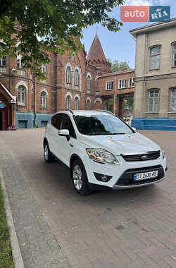 Позашляховик / Кросовер Ford Kuga 2012 в 