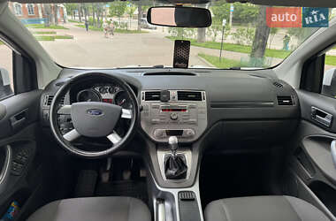 Позашляховик / Кросовер Ford Kuga 2012 в 