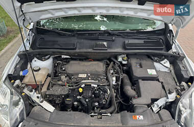 Позашляховик / Кросовер Ford Kuga 2012 в 