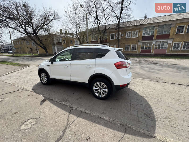 Внедорожник / Кроссовер Ford Kuga 2011 в Краматорске