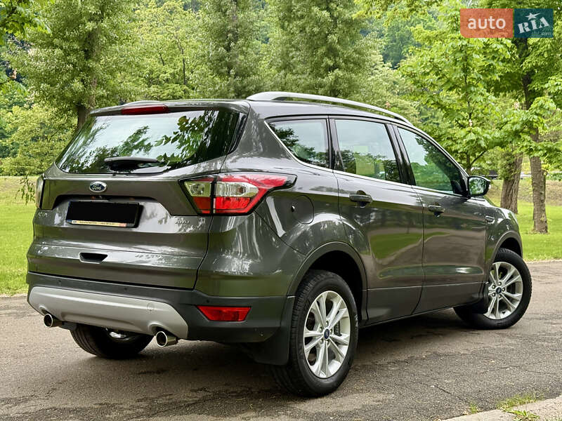 Внедорожник / Кроссовер Ford Kuga 2019 в Киеве