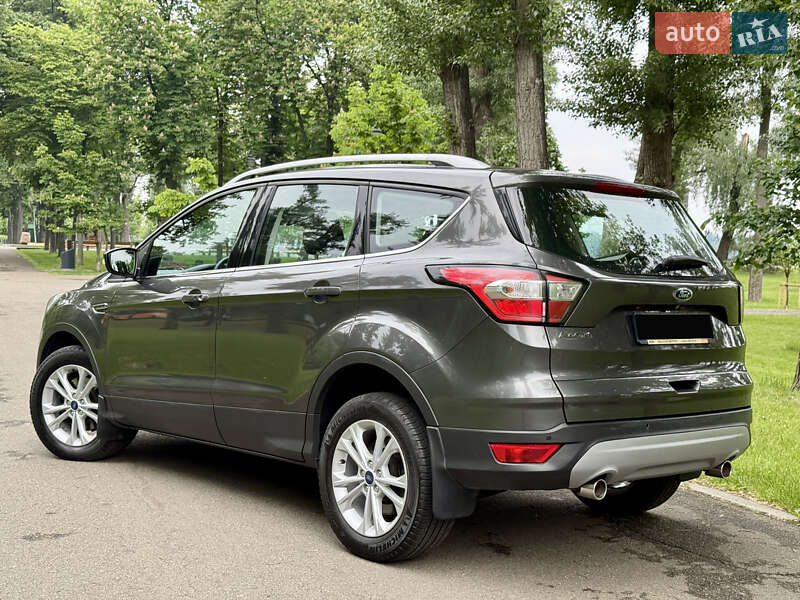 Внедорожник / Кроссовер Ford Kuga 2019 в Киеве