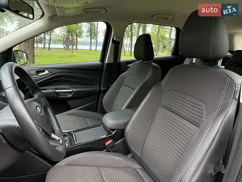 Внедорожник / Кроссовер Ford Kuga 2019 в Киеве