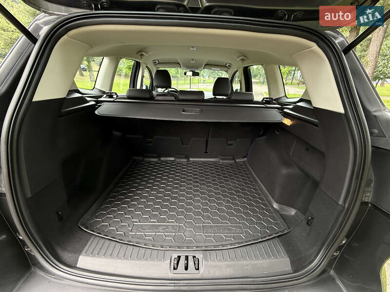 Внедорожник / Кроссовер Ford Kuga 2019 в Киеве