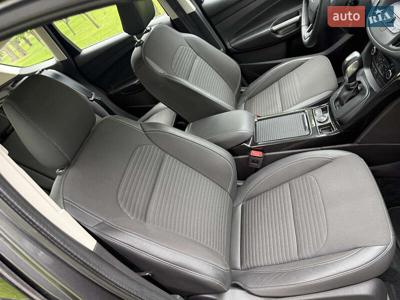 Внедорожник / Кроссовер Ford Kuga 2019 в Киеве