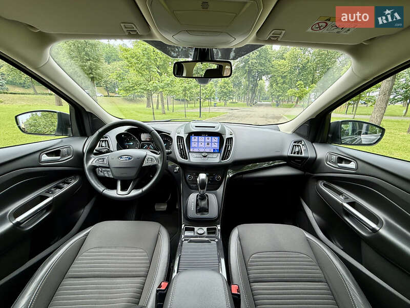 Внедорожник / Кроссовер Ford Kuga 2019 в Киеве