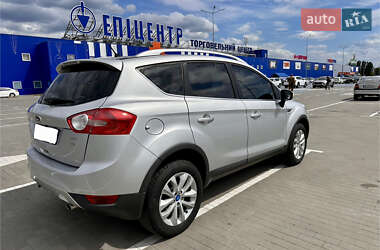 Позашляховик / Кросовер Ford Kuga 2011 в 