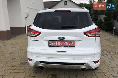Позашляховик / Кросовер Ford Kuga 2016 в 