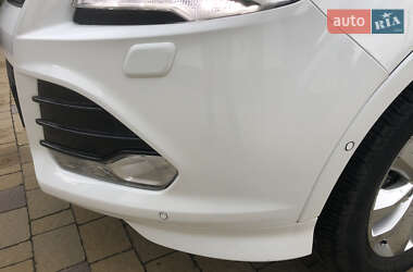 Позашляховик / Кросовер Ford Kuga 2016 в 