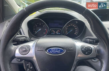 Внедорожник / Кроссовер Ford Kuga 2013 в 