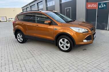 Внедорожник / Кроссовер Ford Kuga 2015 в 
