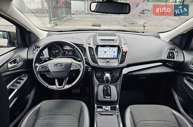 Внедорожник / Кроссовер Ford Kuga 2019 в 
