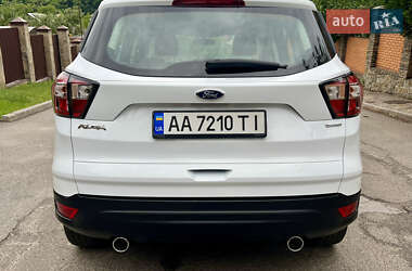 Внедорожник / Кроссовер Ford Kuga 2017 в 