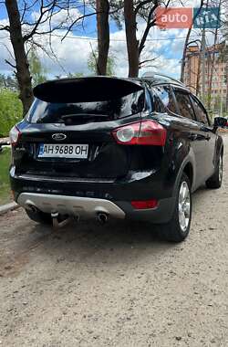 Внедорожник / Кроссовер Ford Kuga 2010 в 