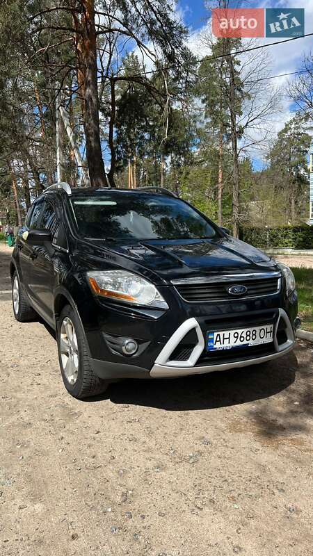 Внедорожник / Кроссовер Ford Kuga 2010 в 