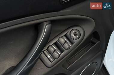 Внедорожник / Кроссовер Ford Kuga 2011 в 