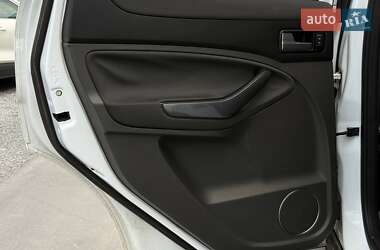 Внедорожник / Кроссовер Ford Kuga 2011 в 