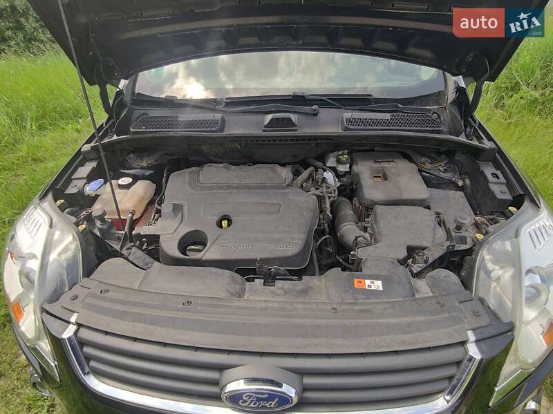 Внедорожник / Кроссовер Ford Kuga 2012 в Миргороде