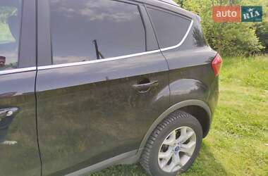 Внедорожник / Кроссовер Ford Kuga 2012 в 