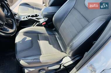 Внедорожник / Кроссовер Ford Kuga 2013 в 