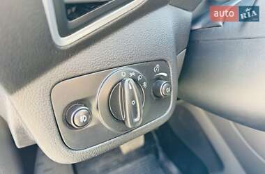 Внедорожник / Кроссовер Ford Kuga 2013 в 