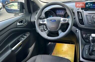 Позашляховик / Кросовер Ford Kuga 2016 в 