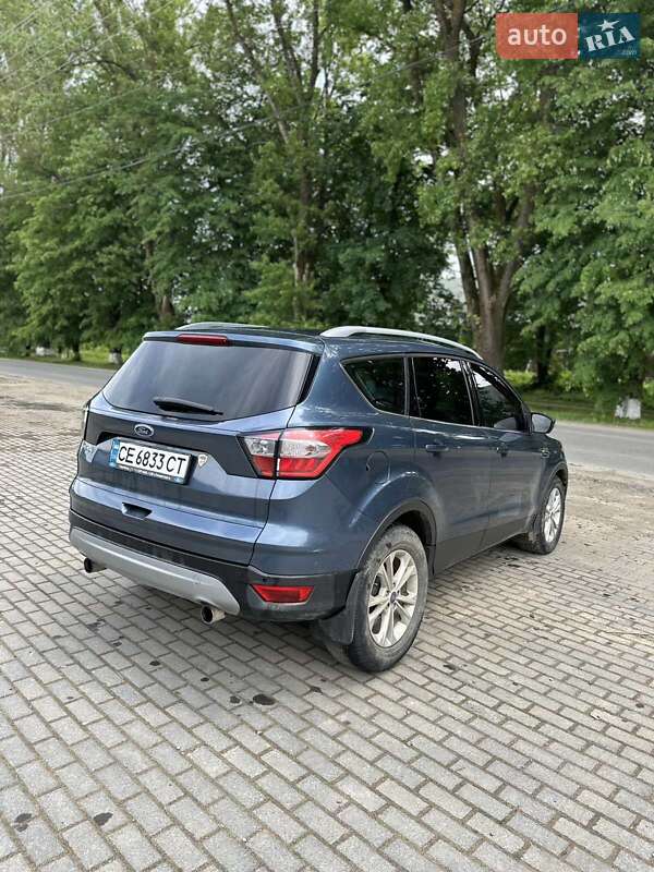 Позашляховик / Кросовер Ford Kuga 2019 в Чернівцях