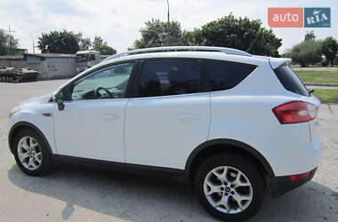 Внедорожник / Кроссовер Ford Kuga 2011 в 