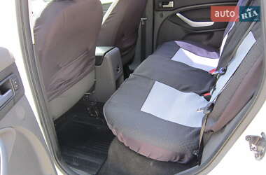 Внедорожник / Кроссовер Ford Kuga 2011 в 