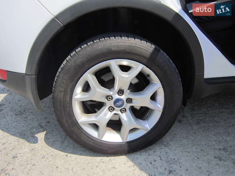 Позашляховик / Кросовер Ford Kuga 2011 в Цумані