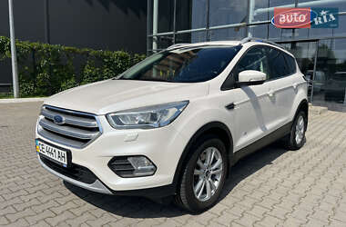 Позашляховик / Кросовер Ford Kuga 2017 в Чернівцях