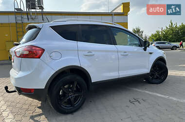 Внедорожник / Кроссовер Ford Kuga 2009 в 
