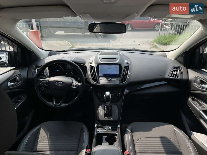 Позашляховик / Кросовер Ford Kuga 2019 в Дніпрі