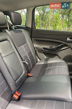 Внедорожник / Кроссовер Ford Kuga 2011 в 