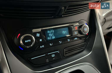 Внедорожник / Кроссовер Ford Kuga 2013 в 