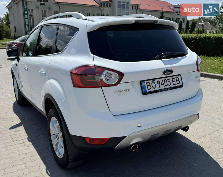 Внедорожник / Кроссовер Ford Kuga 2010 в Надворной