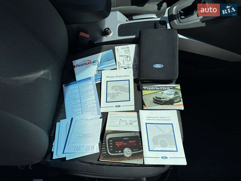 Внедорожник / Кроссовер Ford Kuga 2010 в Надворной