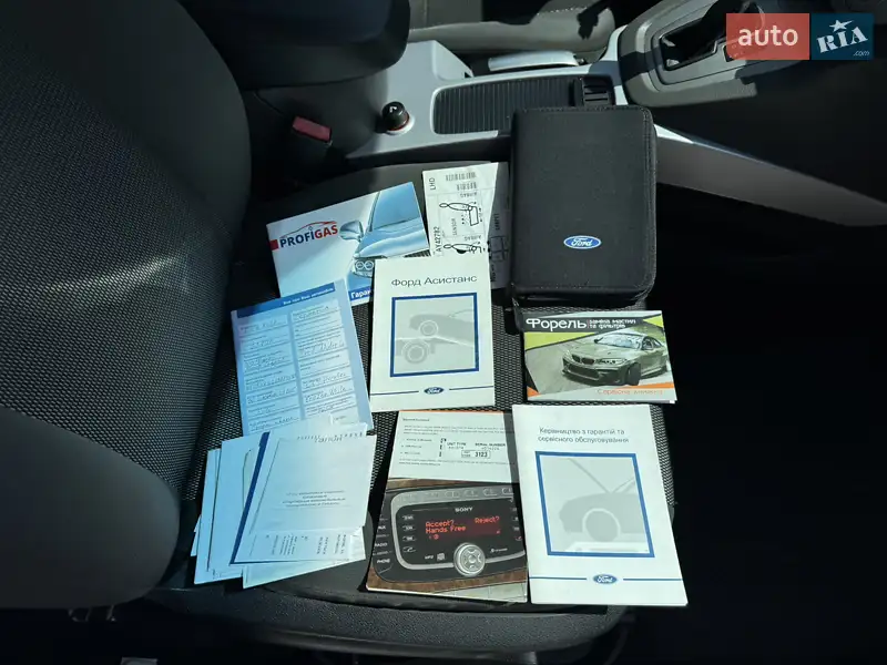 Внедорожник / Кроссовер Ford Kuga 2010 в Надворной документ