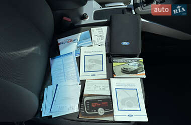 Внедорожник / Кроссовер Ford Kuga 2010 в 