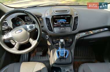 Внедорожник / Кроссовер Ford Kuga 2016 в 