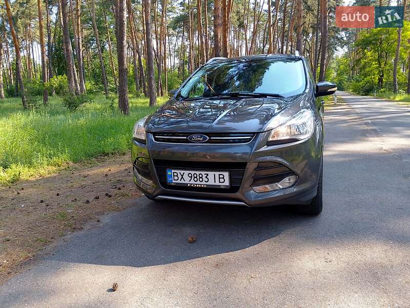 Внедорожник / Кроссовер Ford Kuga 2016 в Каменке